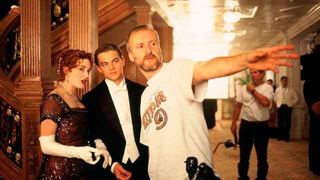James Cameron con Leonardo DiCaprio y Kate Winslet