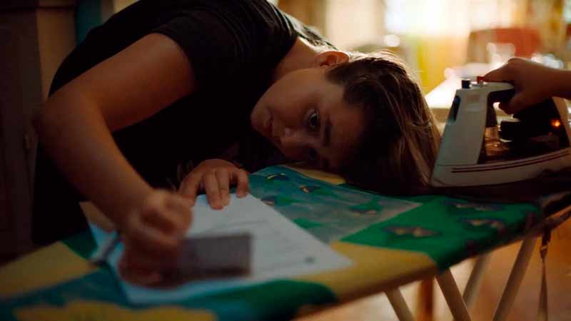 Crítica Paradise is Burning película dirigida por Mika Gustafson con Bianca Delbravo, Marta Oldenburg, Dilvin Asaad