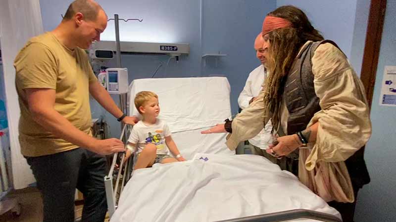 Johhny Depp visita el hospital