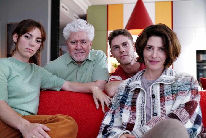 Todo lo que sabemos sobre la película Amarga Navidad de Pedro Almodóvar: reparto, rodaje y primeras imágenes