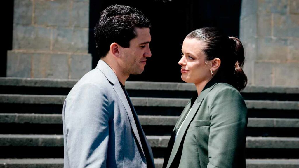 Crítica de Coartadas (2025) ★★★☆☆ Alocada comedia de enredos. 1 Crítica de Coartadas