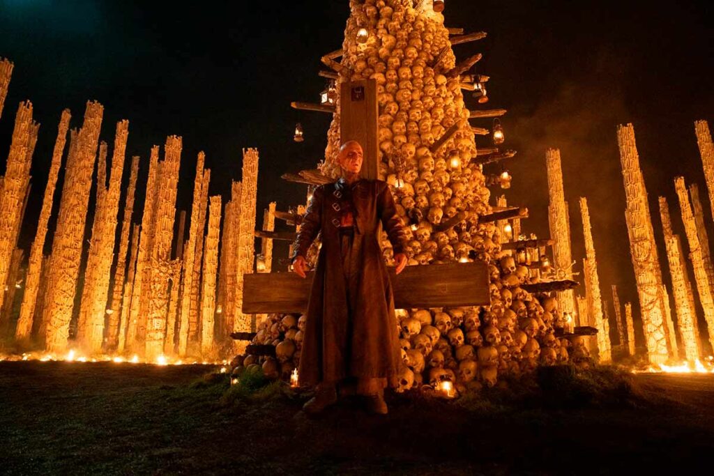 Crítica de 28 años después El templo de los huesos ★★★★☆ (2026).A la altura de sus predecesoras. 2 Crítica de 28 años después El templo de los huesos