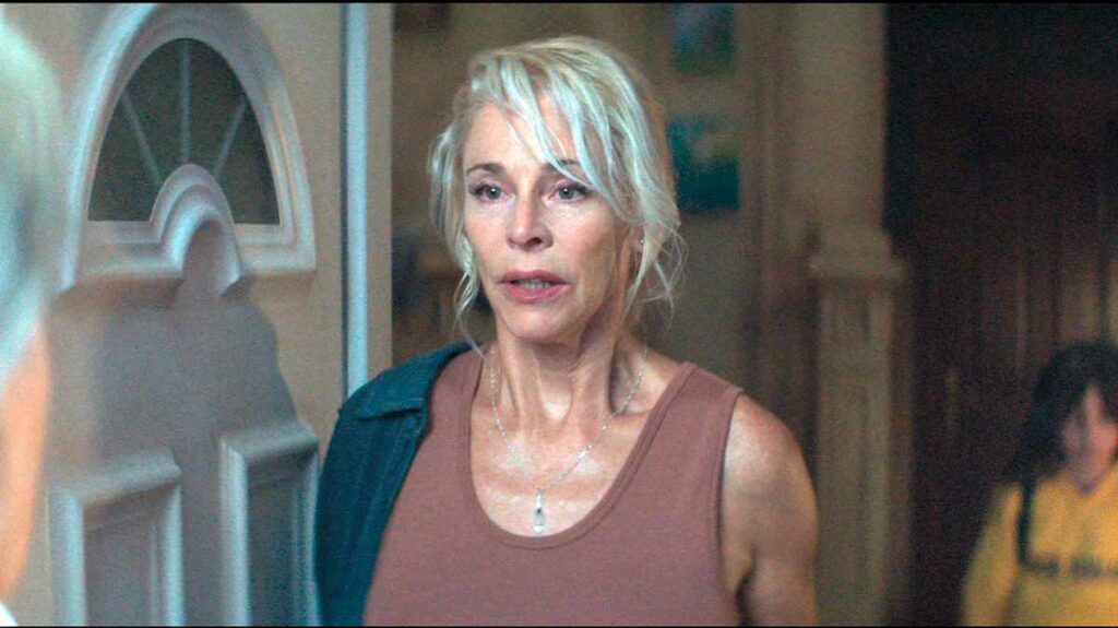 Crítica de El vestido ★★★ (2026). Belén Rueda vuelve al cine de terror. 2 Crítica de El vestido