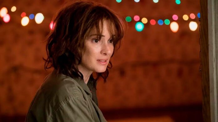Winona Ryder en la tercera temporada de Miércoles.