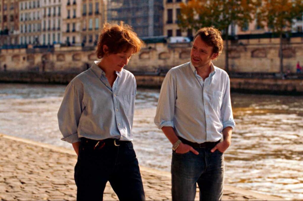 Crítica de Love Me Tender ★★★½☆ (2026) 2 Crítica de Love Me Tender